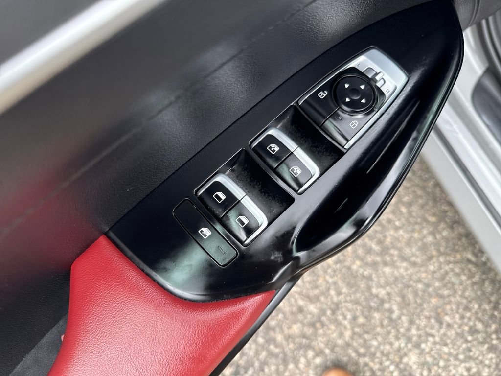 Used 2023 Kia K5 GT-Line image 12