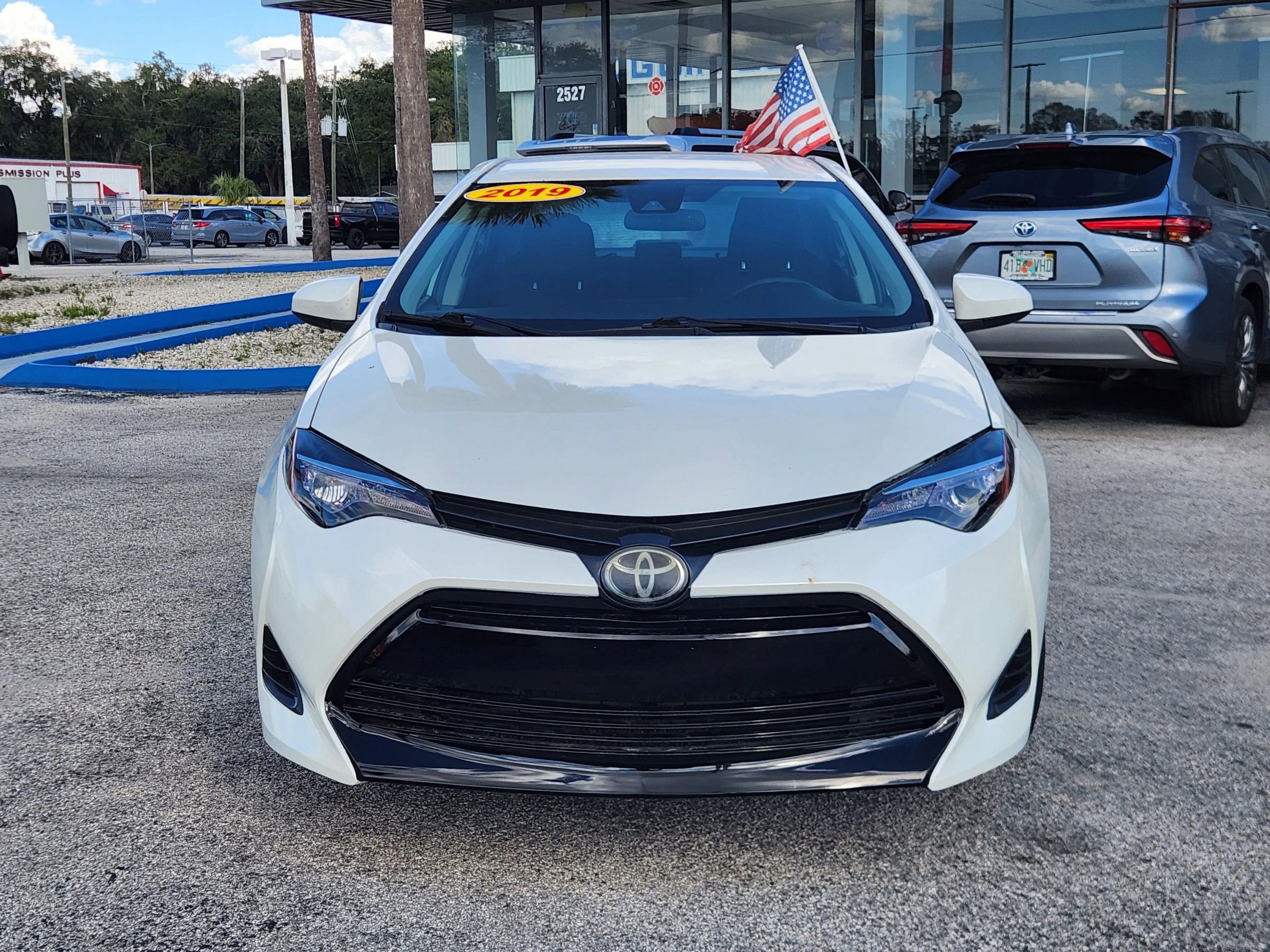 Used 2019 Toyota Corolla LE FWD image 3