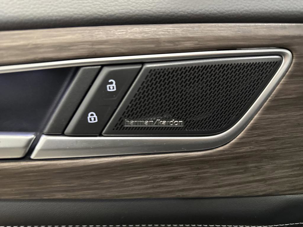 Used 2024 Volkswagen Atlas SEL Premium R-Line image 27