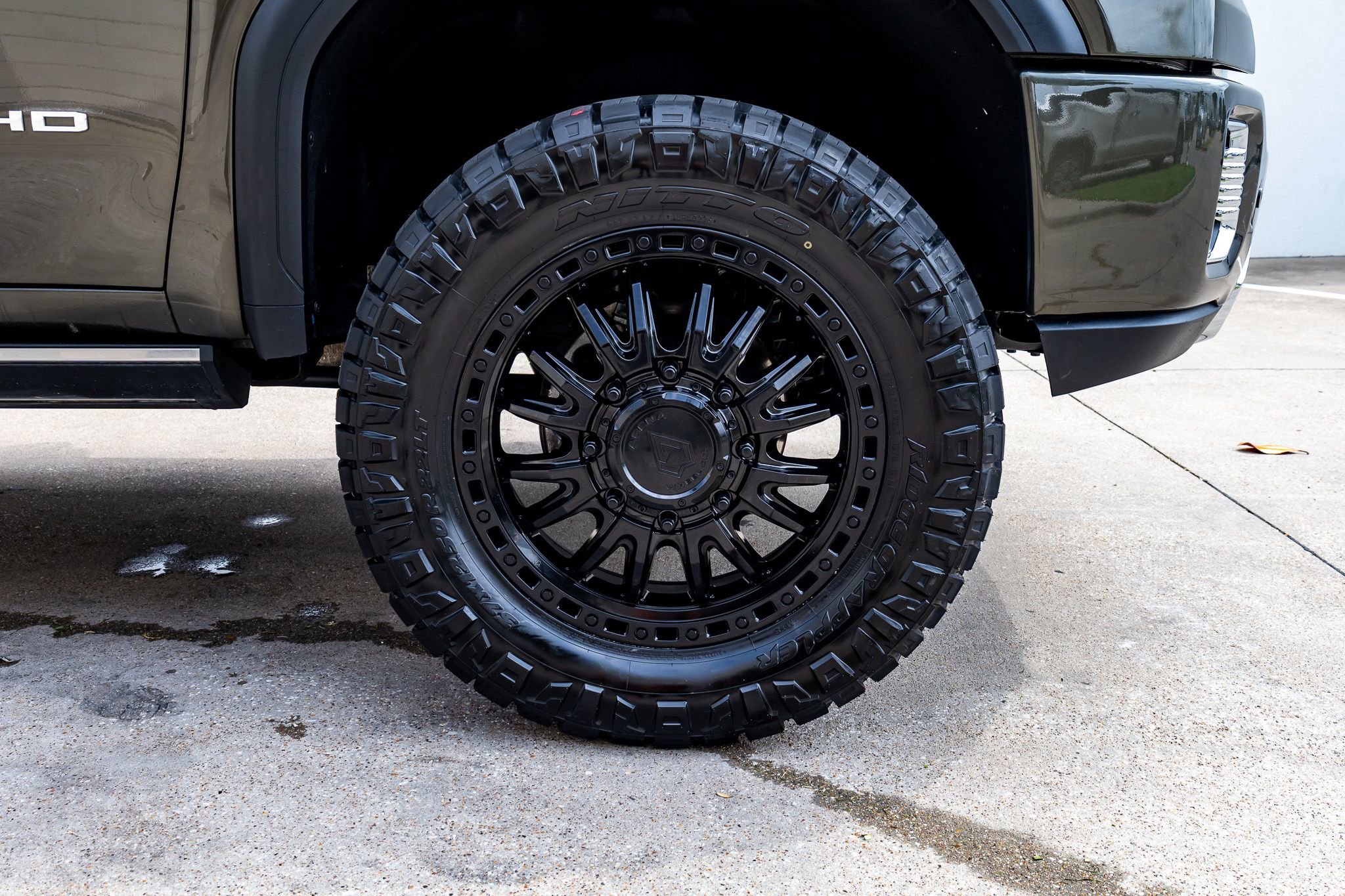 Used 2023 GMC Sierra 3500 Denali w/ Denali Ultimate Package AWD/4WD image 12