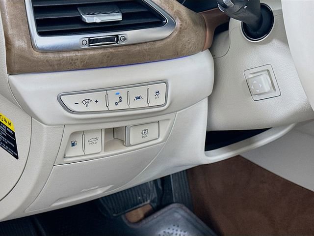 Used 2021 Genesis G90 5.0 Ultimate image 10