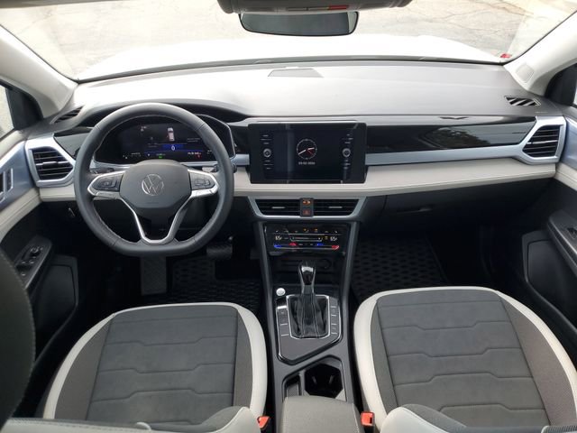 Certified 2025 Volkswagen Taos SE w/ Panoramic Sunroof Package image 15