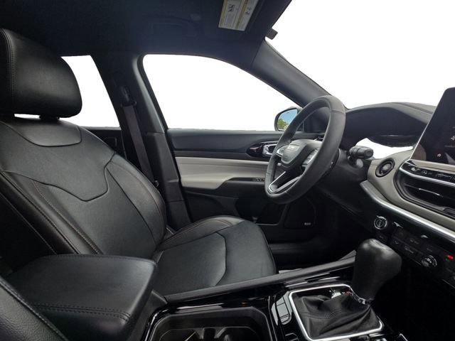 Used 2023 Jeep Compass Limited w/ Sun and Sound Group AWD/4WD image 16