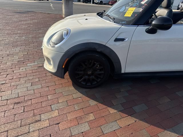 Used 2019 MINI Cooper Convertible w/ Signature Upholstery Package FWD image 2