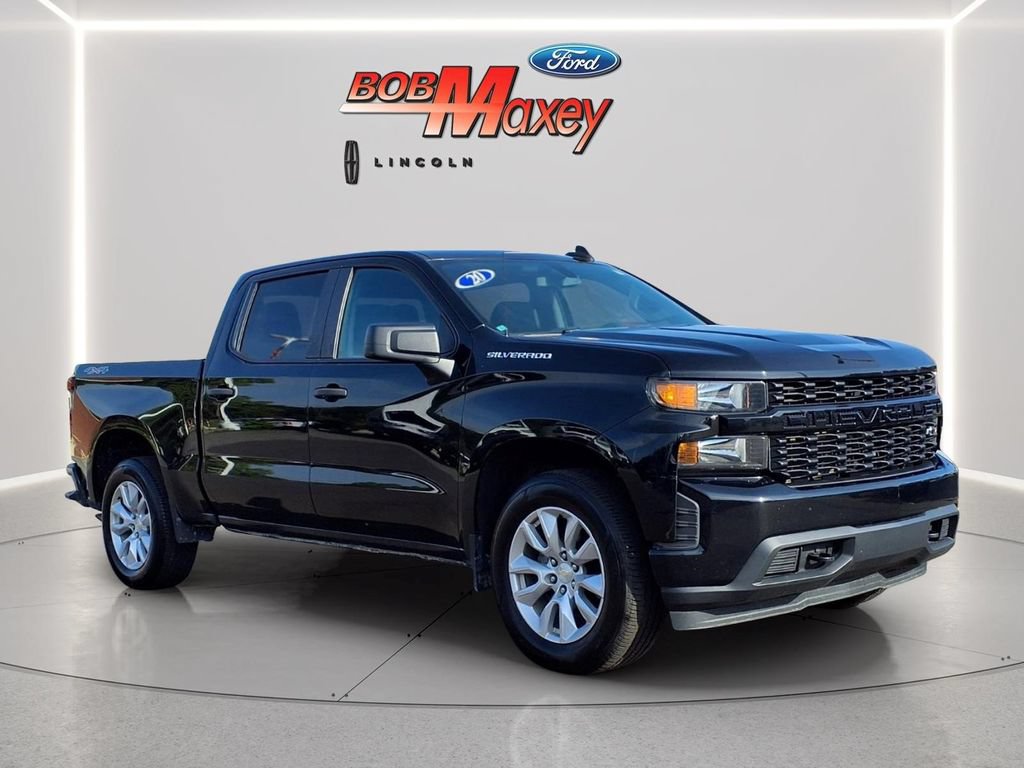 Used 2020 Chevrolet Silverado 1500 Custom w/ Custom Value Package AWD/4WD image 3