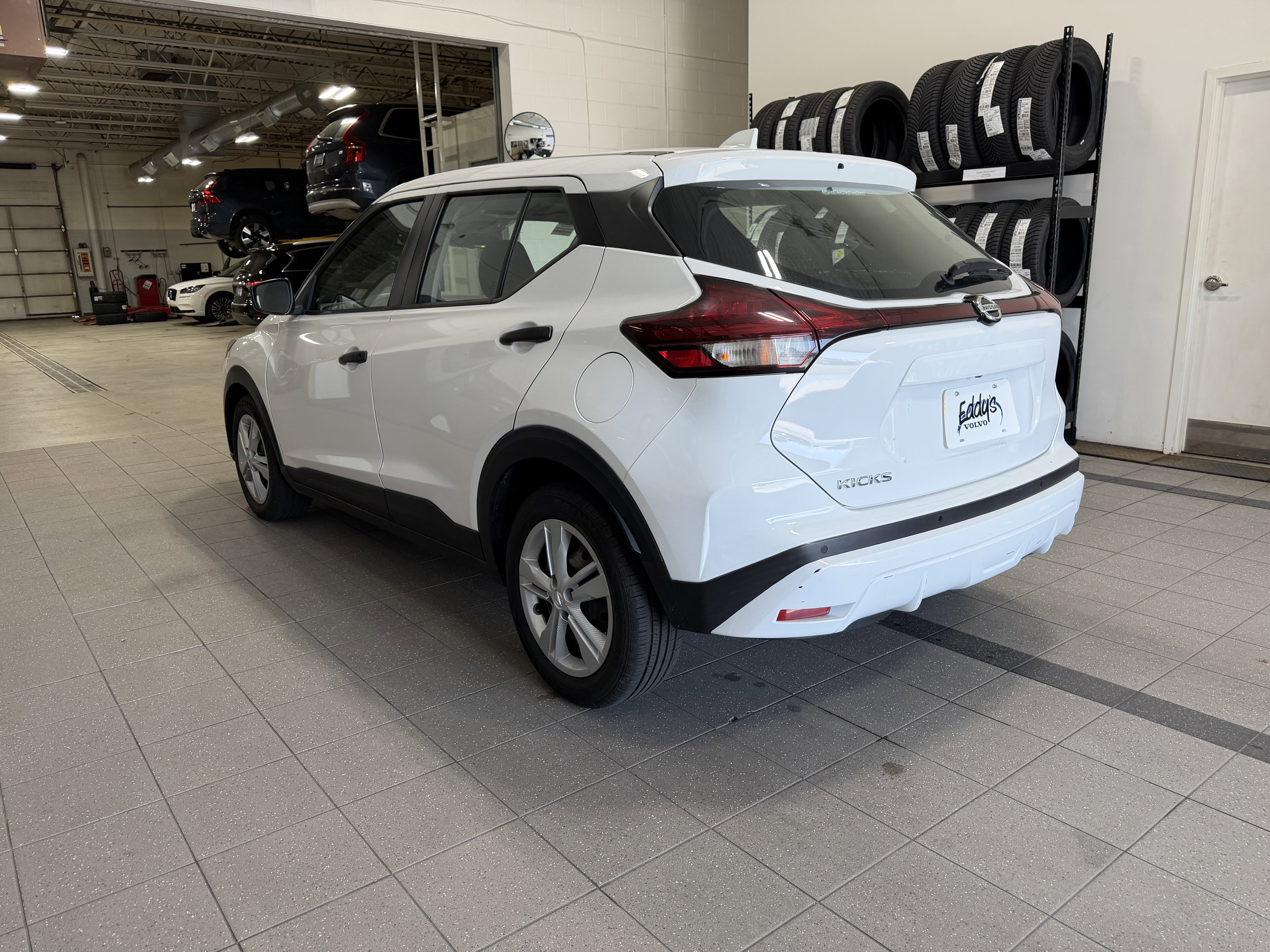 Used 2021 Nissan Kicks S FWD image 5