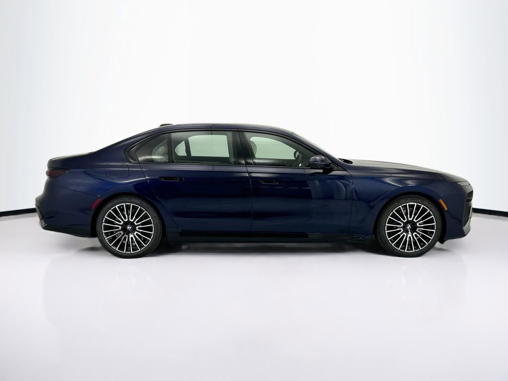 New 2026 BMW i7 xDrive60 w/ M Sport Package RWD image 4