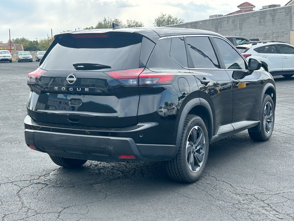 Used 2025 Nissan Rogue SV FWD image 3