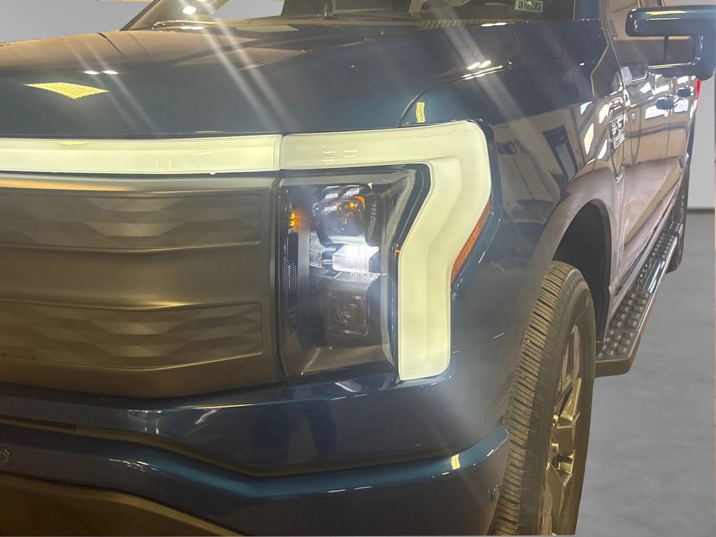 Used 2022 Ford F150 Lightning Lariat w/ Max Trailer Tow Package image 22