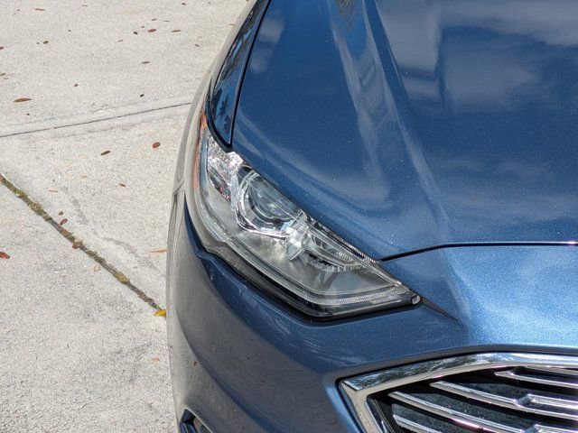 Used 2018 Ford Fusion SE w/ Fusion SE Technology Package image 9