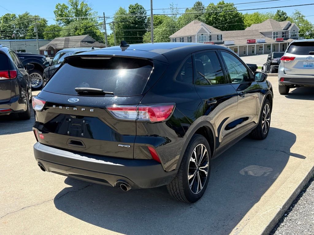 Used 2021 Ford Escape SE w/ SE Sport Appearance Package AWD/4WD image 6