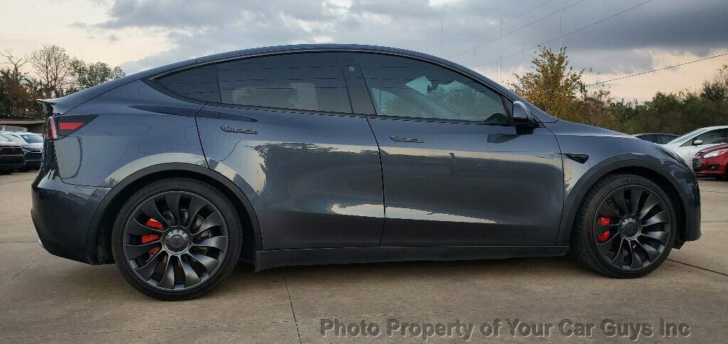 Used 2023 Tesla Model Y Performance image 14