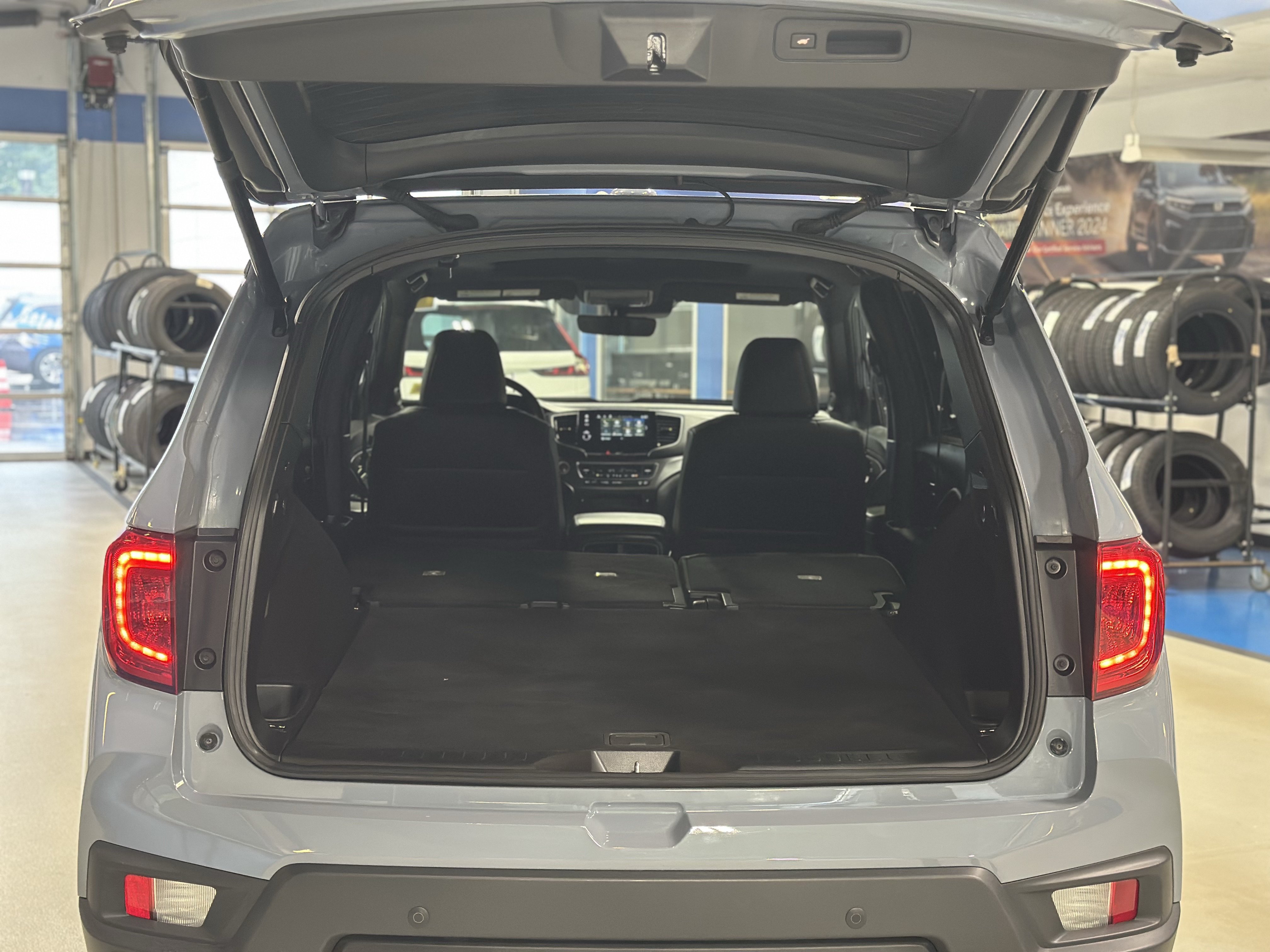 Used 2024 Honda Passport EX-L image 7