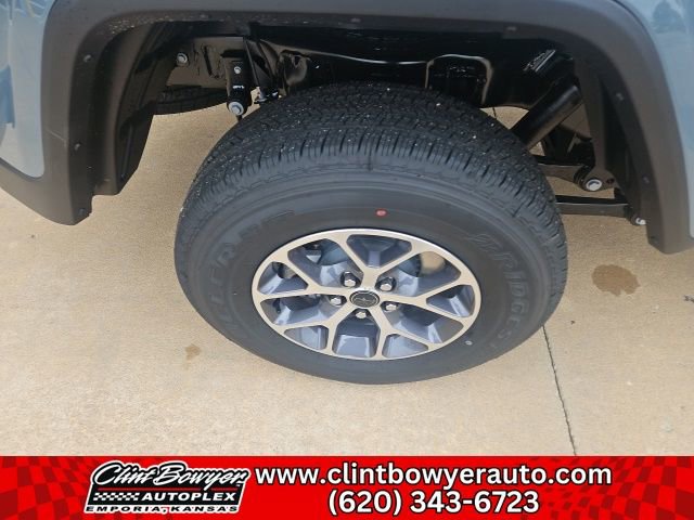 New 2025 Jeep Gladiator Sport image 11