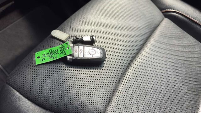 Used 2022 Ford F150 Lariat w/ Equipment Group 502A High image 33