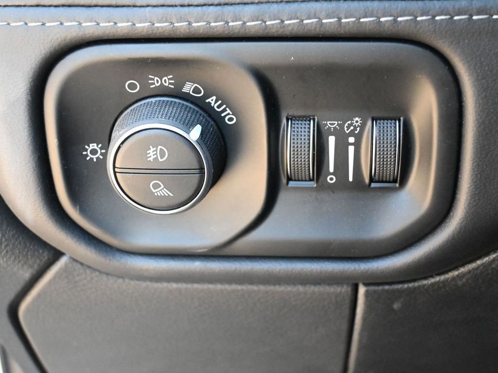 New 2025 RAM 2500 Limited image 38