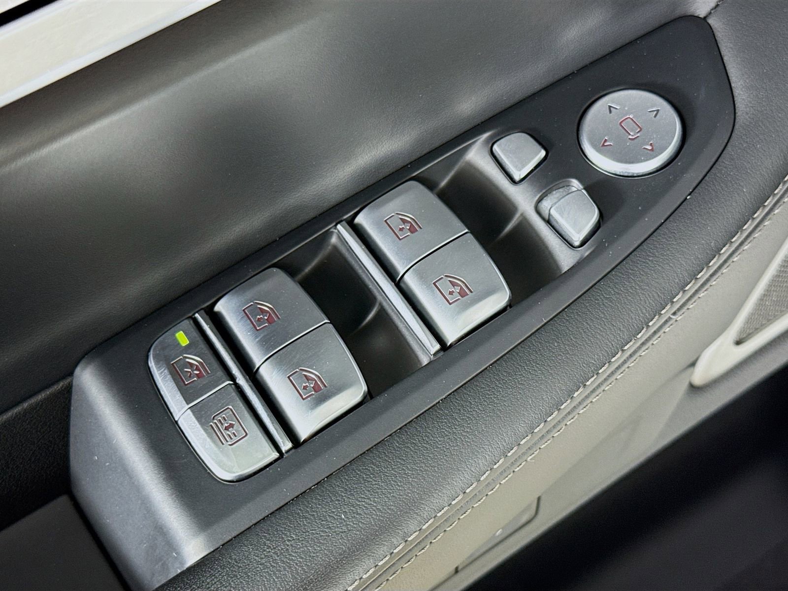 Certified 2022 BMW 750i xDrive image 18