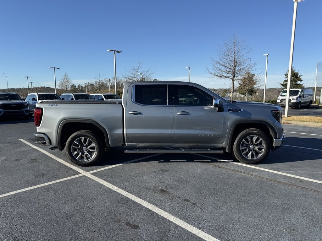 Used 2025 GMC Sierra 1500 SLE image 9