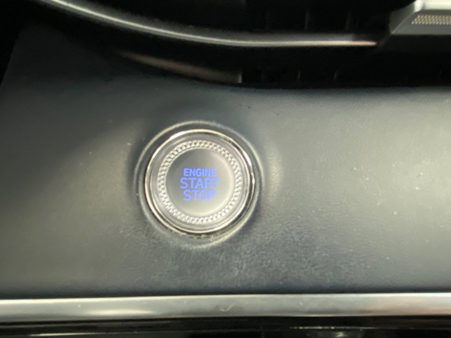 Used 2023 Genesis GV70 2.5T w/ Sport Prestige Package image 34