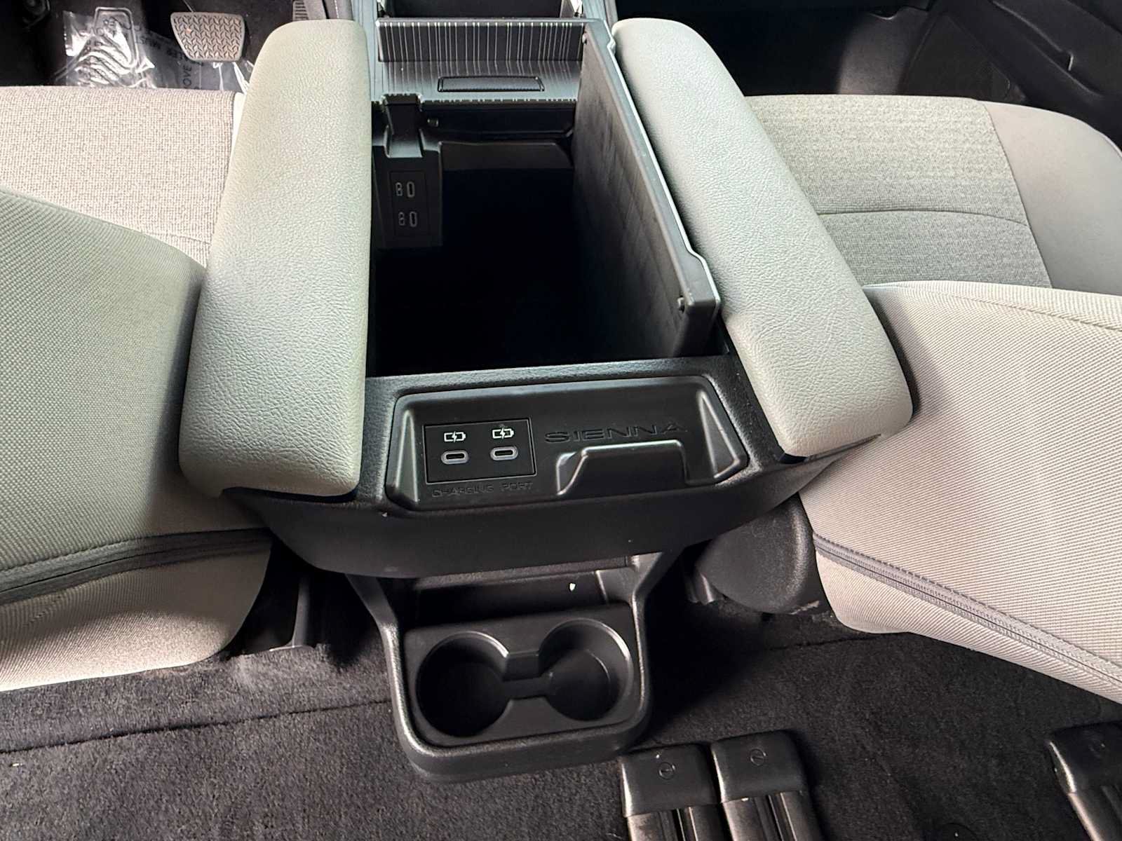 Certified 2026 Toyota Sienna LE AWD/4WD image 16