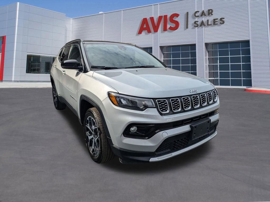 Used 2025 Jeep Compass Limited image 3