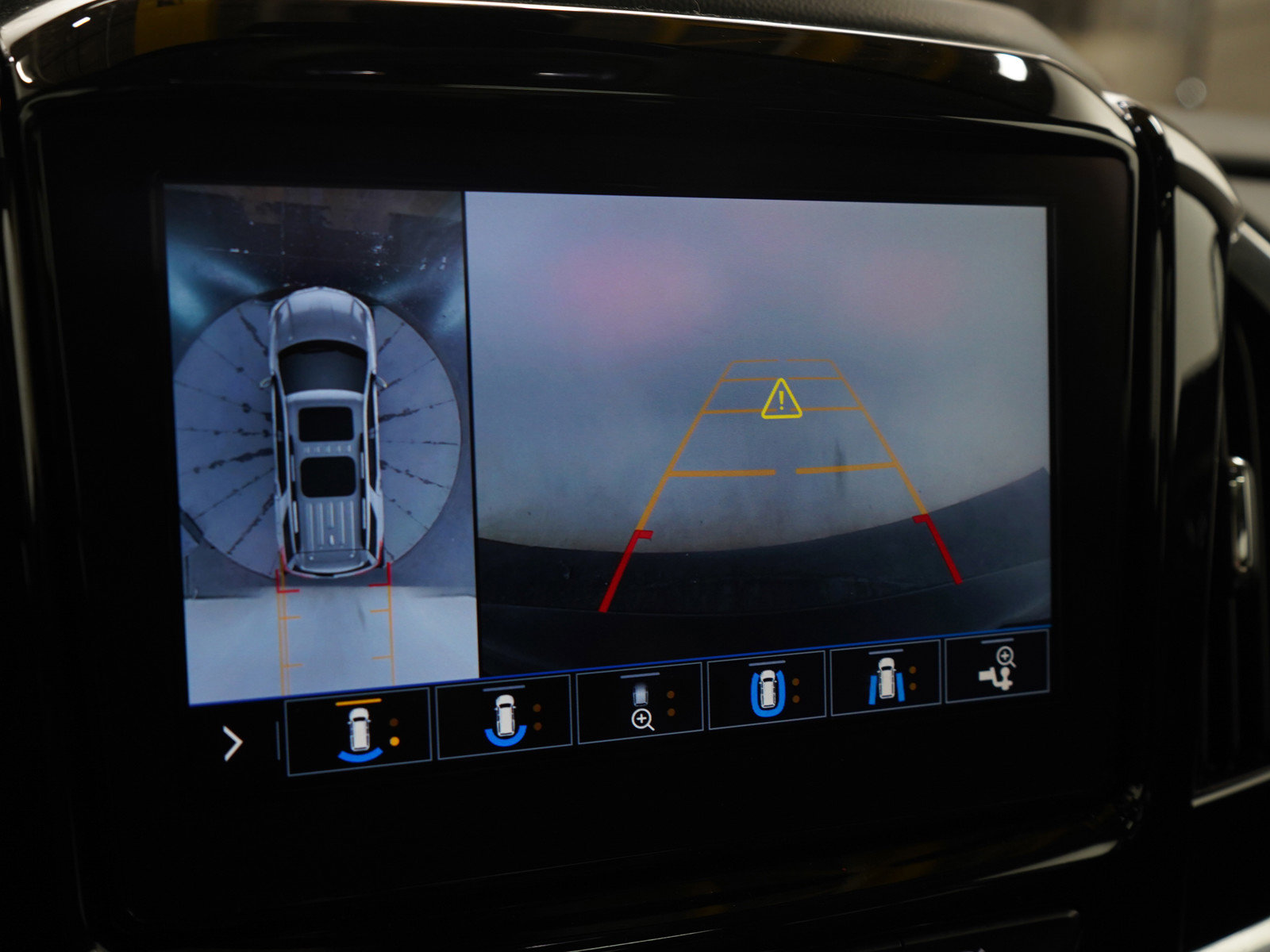 Used 2021 Chevrolet Traverse RS w/ LPO, Floor Liner Package AWD/4WD image 31