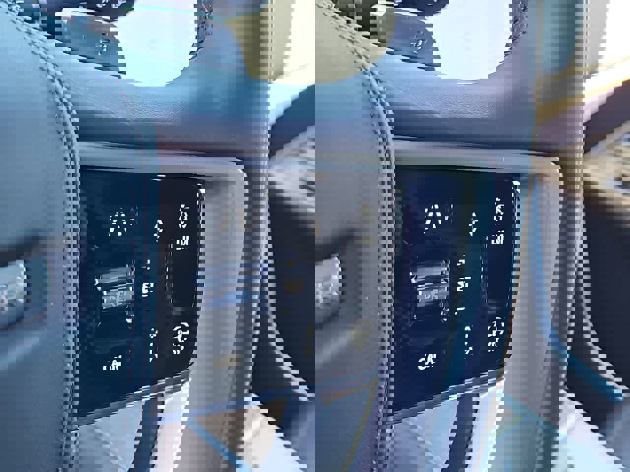 New 2026 Land Rover Range Rover SV image 22