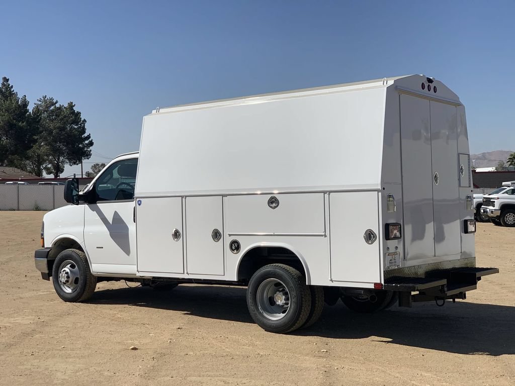 New 2026 Chevrolet Express 3500 w/ Power Convenience Package RWD image 6