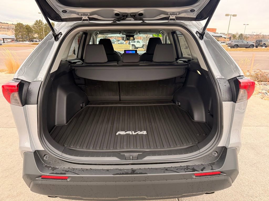 Used 2025 Toyota RAV4 XLE image 24