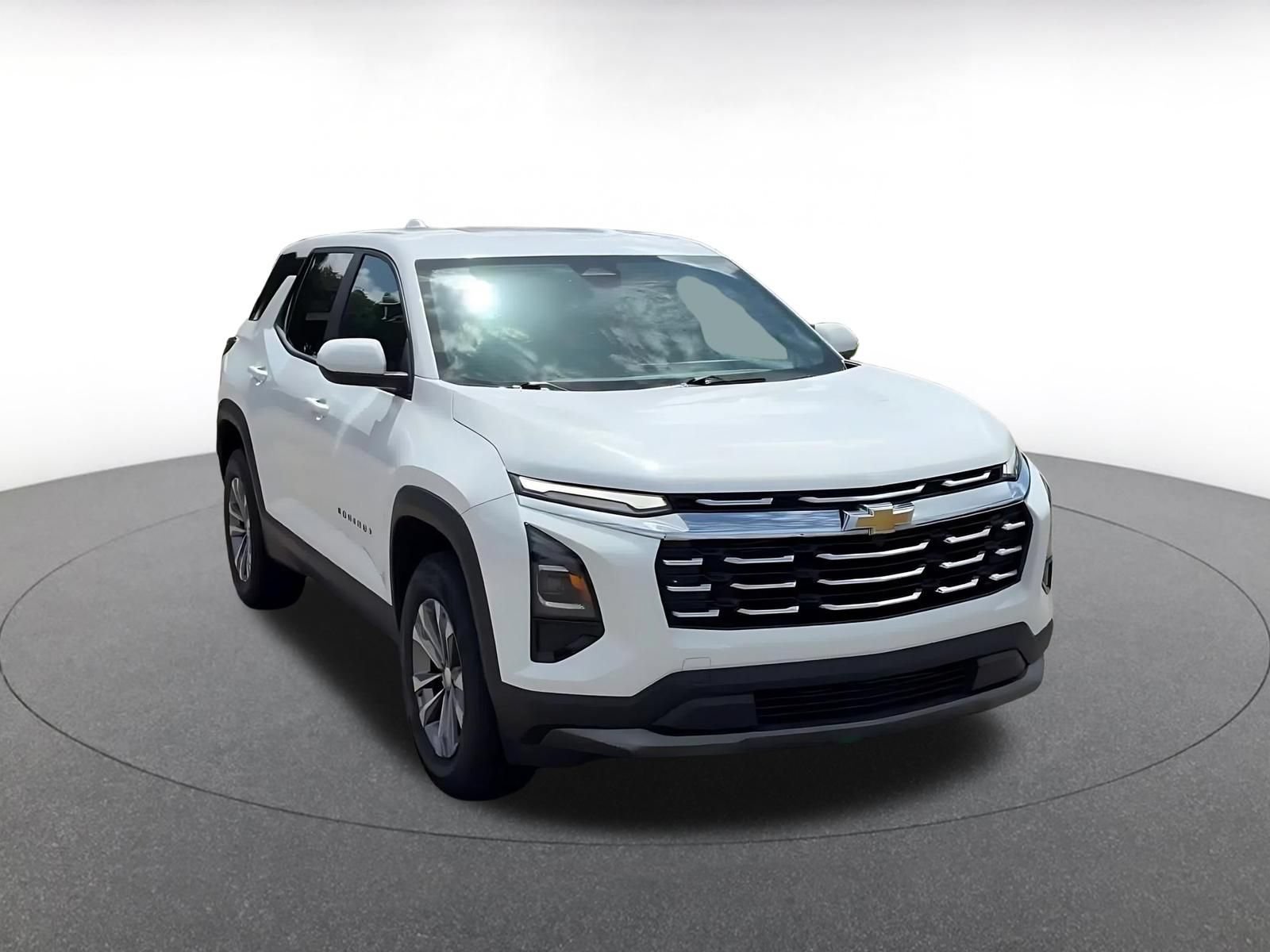 Used 2025 Chevrolet Equinox LT FWD image 3