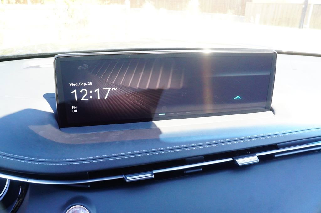 Certified 2025 Genesis GV70 3.5T Sport w/ Sport Advanced Package image 9