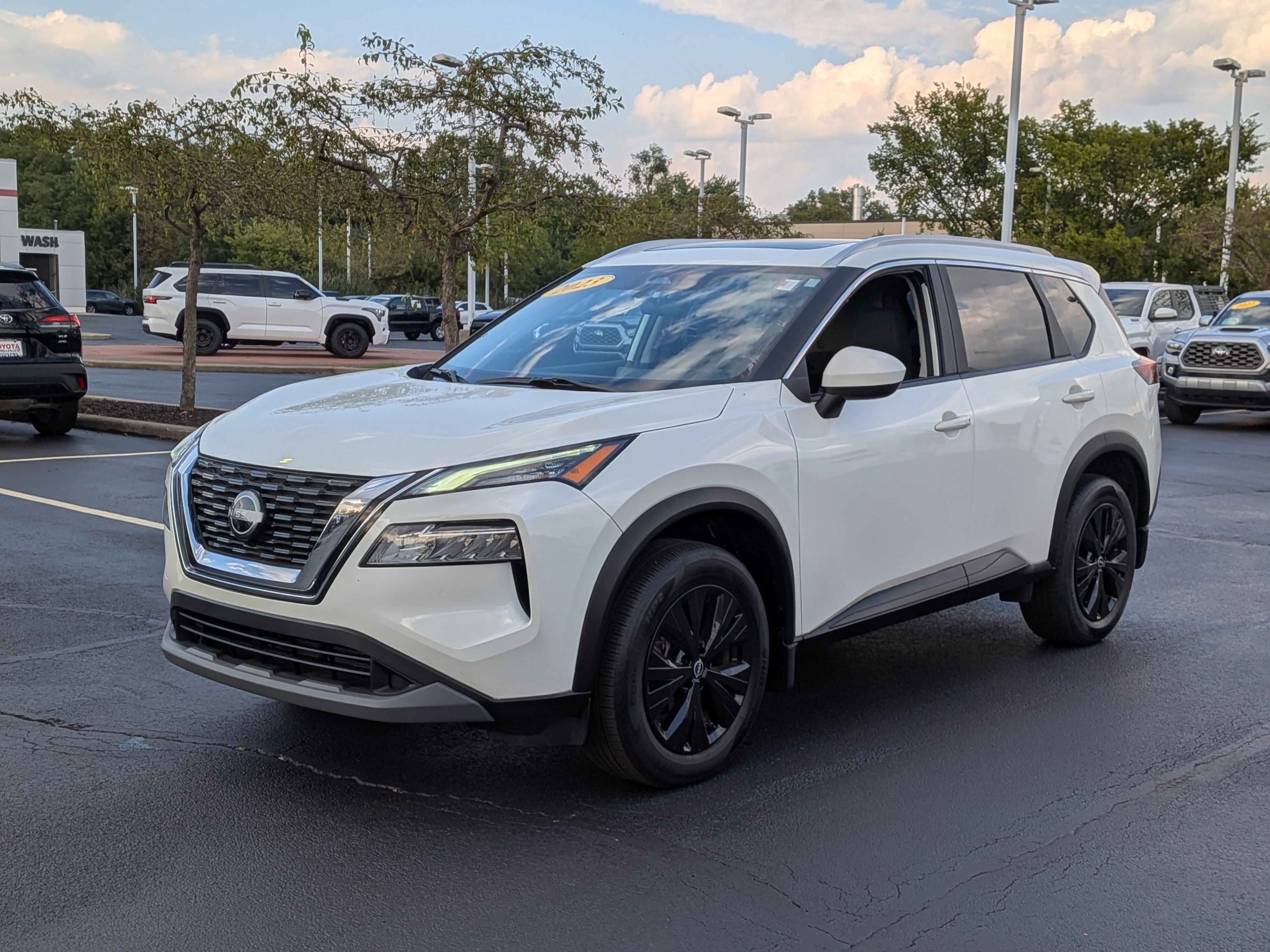 Used 2023 Nissan Rogue SV w/ SV Premium B Package AWD/4WD image 4
