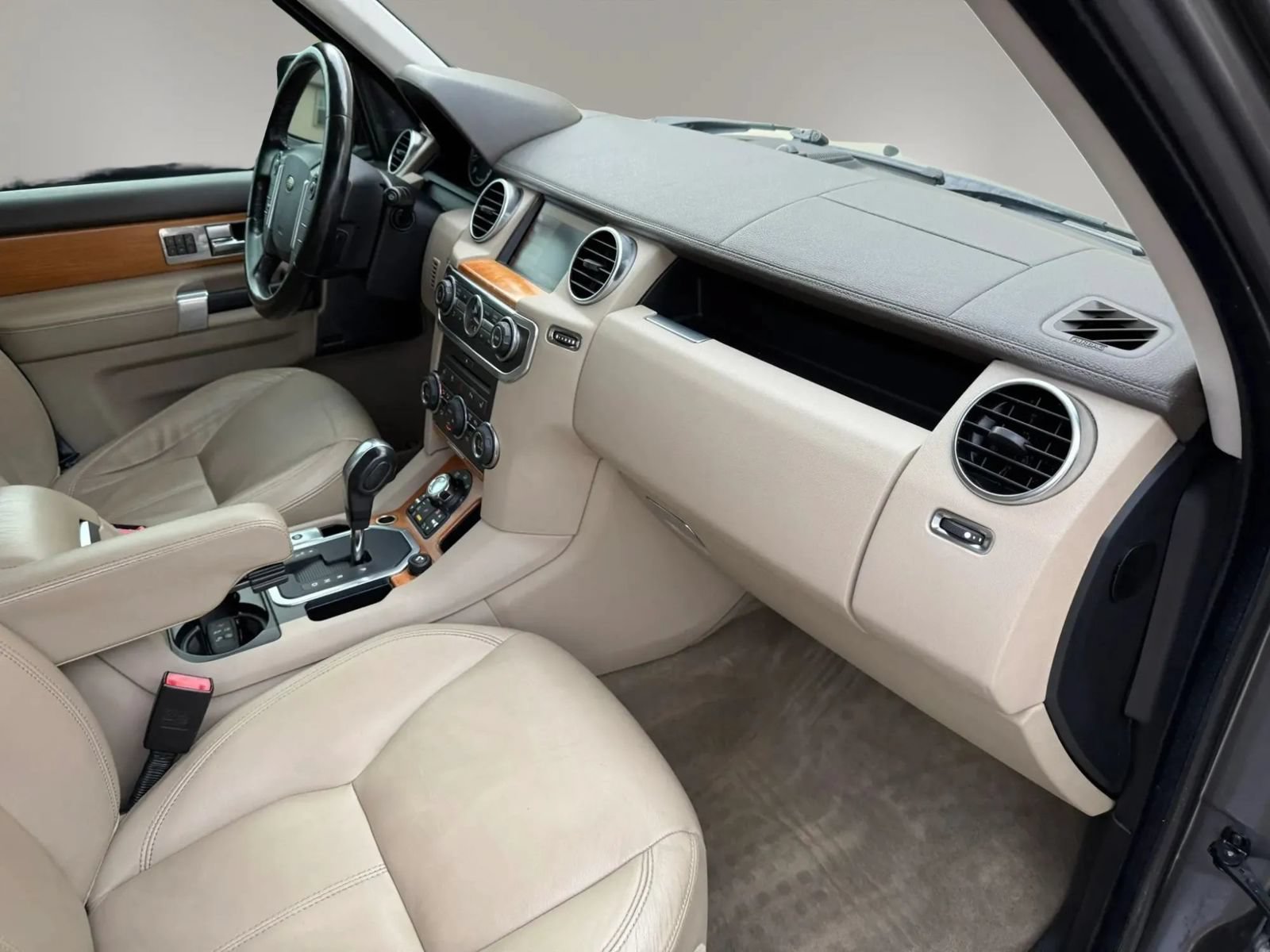 Used 2010 Land Rover LR4 HSE LUX AWD/4WD image 19