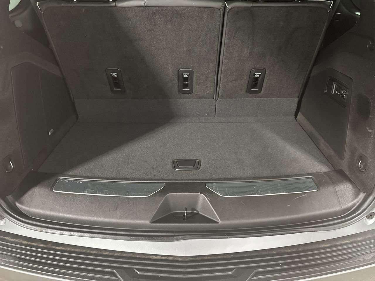 Used 2024 Cadillac Escalade Sport image 34