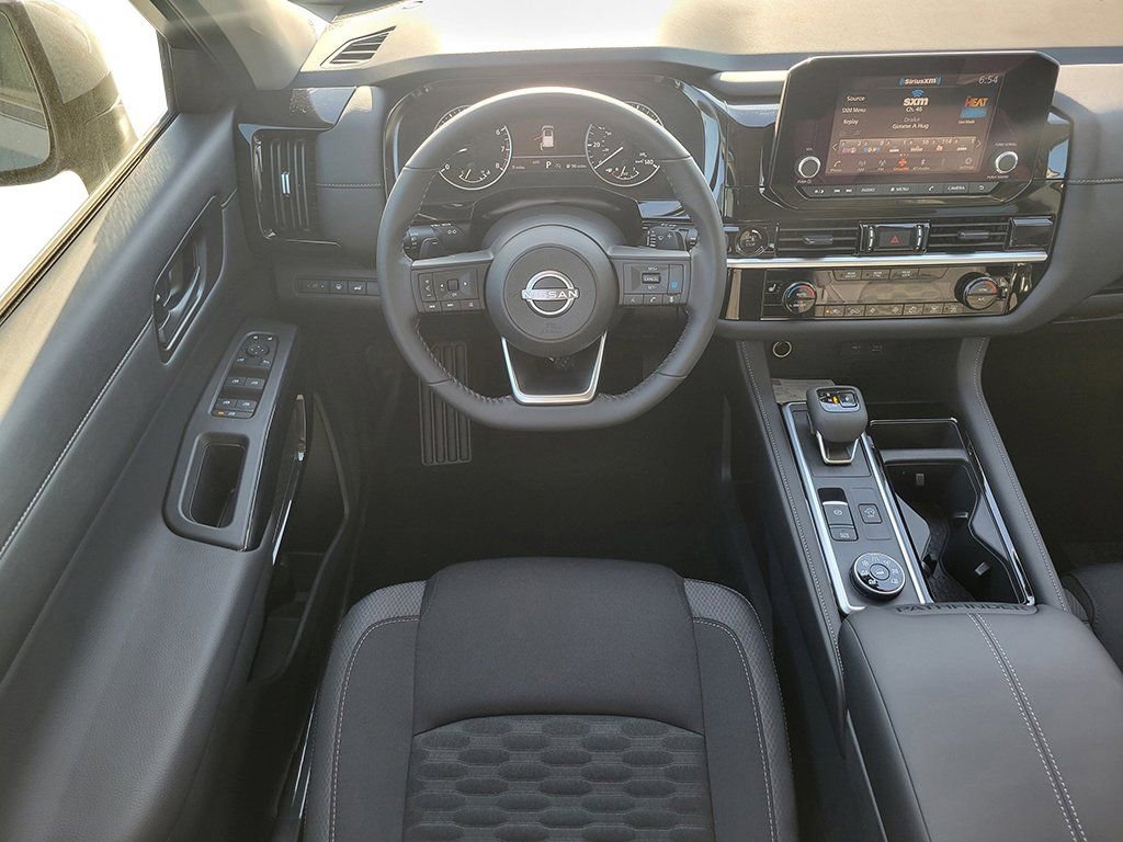 New 2025 Nissan Pathfinder SV image 14
