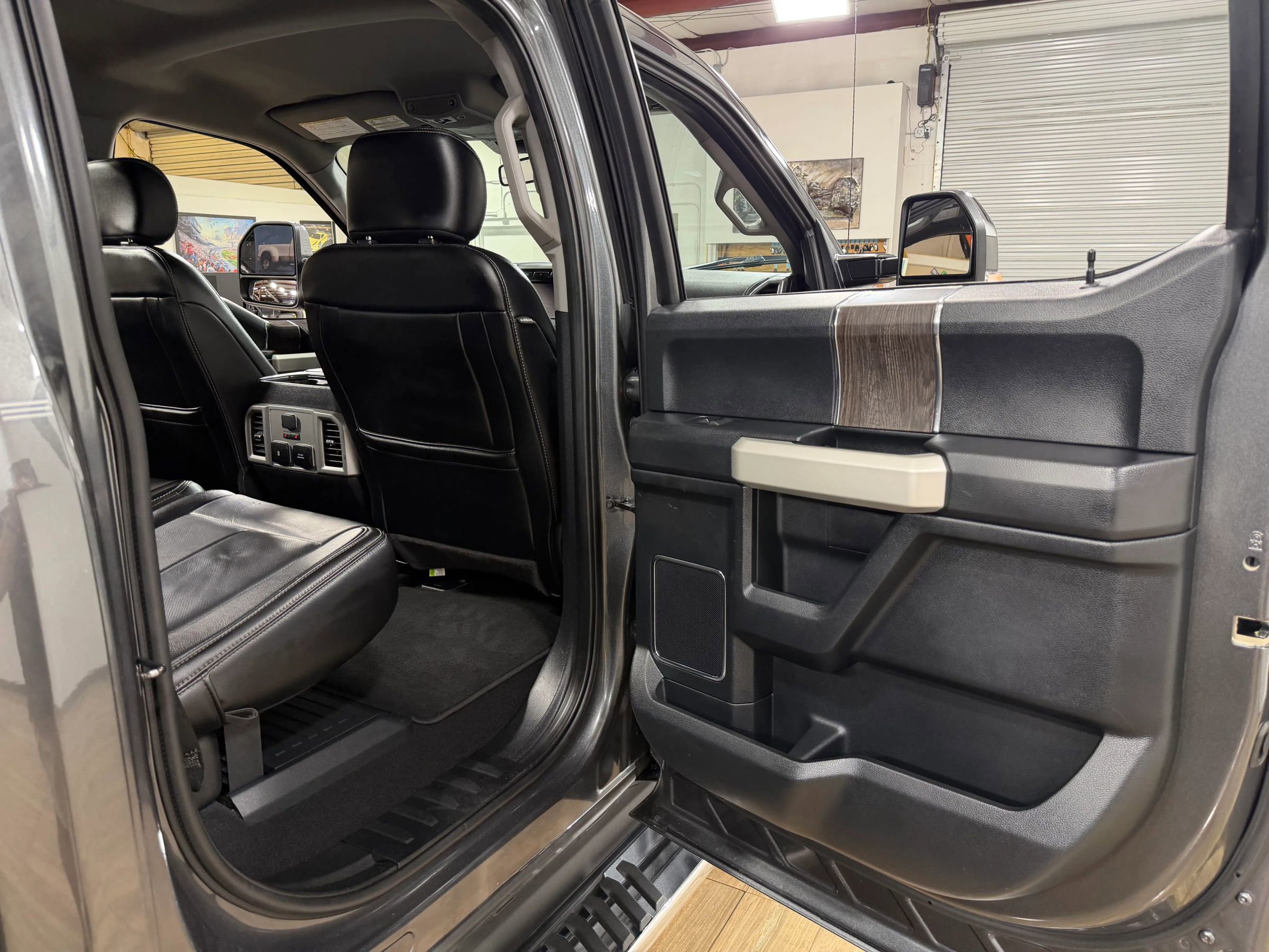 Used 2020 Ford F350 Lariat w/ Lariat Ultimate Package AWD/4WD image 17