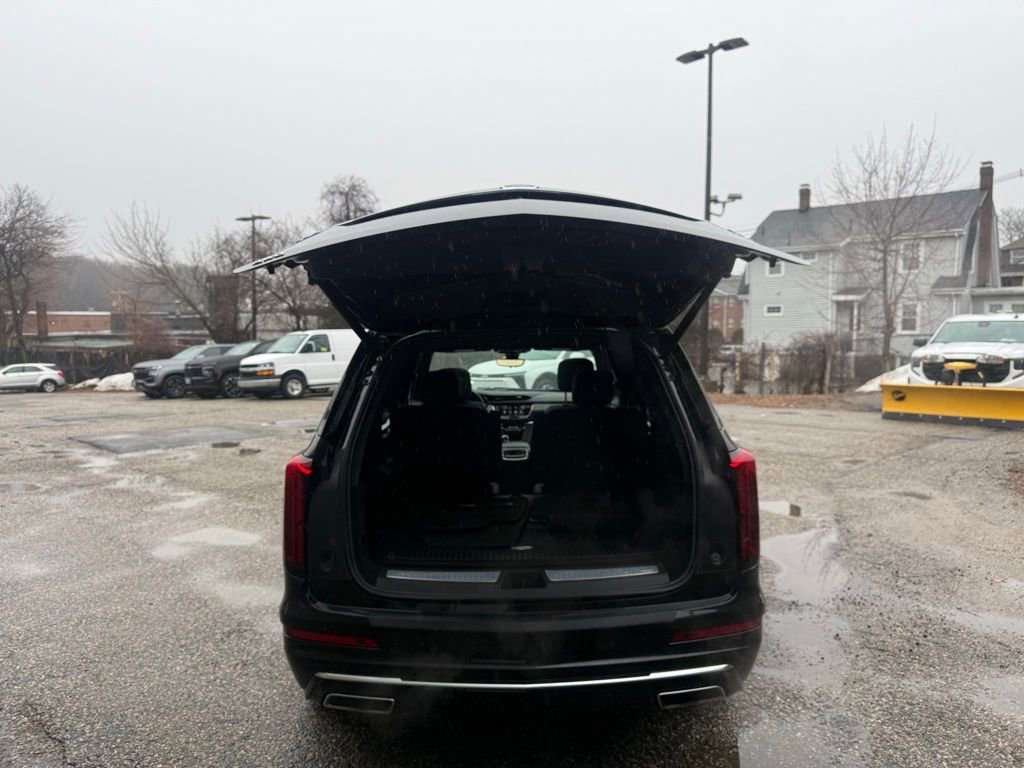 Used 2024 Cadillac XT6 Premium Luxury w/ Technology Package image 5