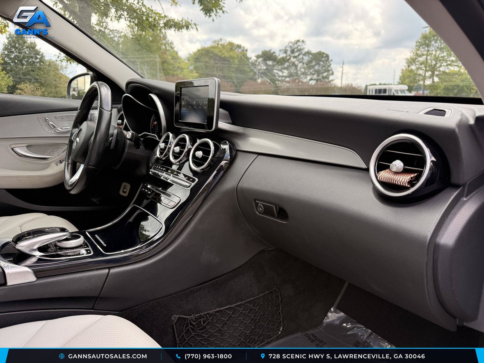 Used 2015 Mercedes-Benz C 300 Sedan image 23