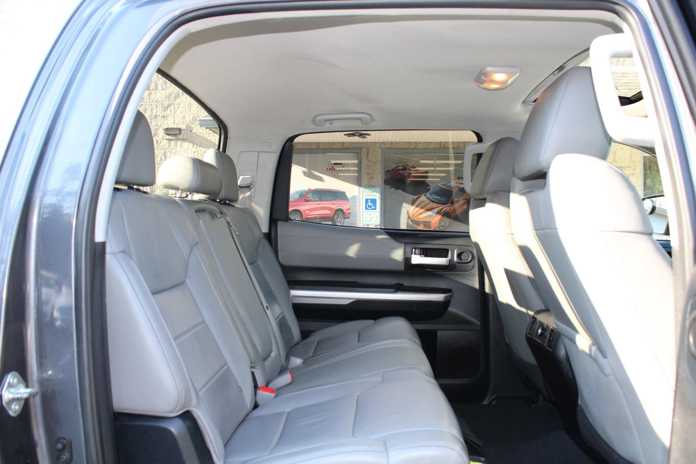 Used 2016 Toyota Tundra Limited w/ Limited Premium Package AWD/4WD image 19