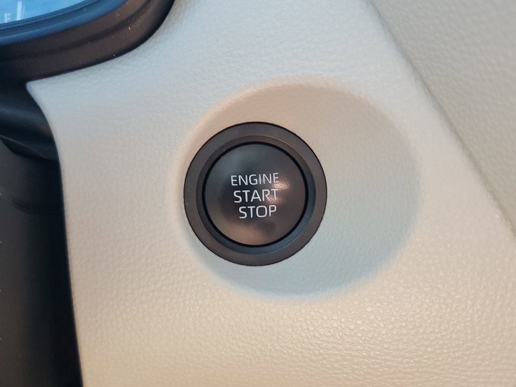 Certified 2025 Toyota Corolla Cross LE image 27