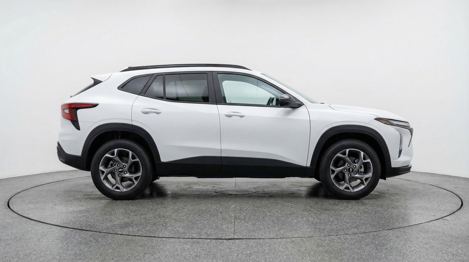 Used 2025 Chevrolet Trax LT w/ LT Convenience Package FWD image 11