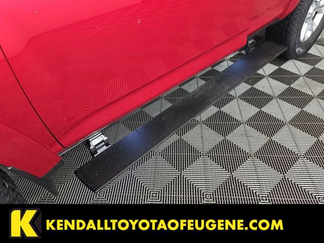 Used 2019 Toyota 4Runner SR5 AWD/4WD image 9