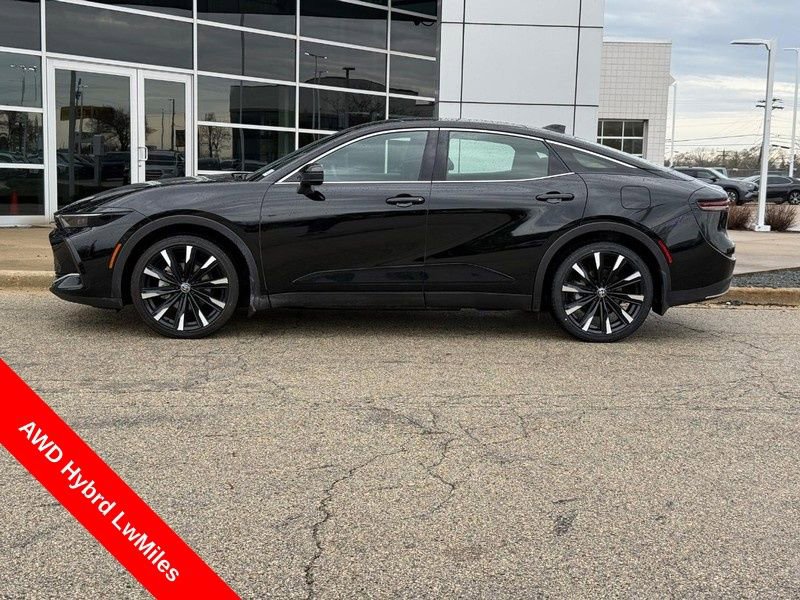Used 2025 Toyota Crown Platinum AWD/4WD image 6