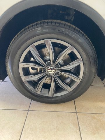 Used 2023 Volkswagen Tiguan SE w/ Panoramic Sunroof Package FWD image 37