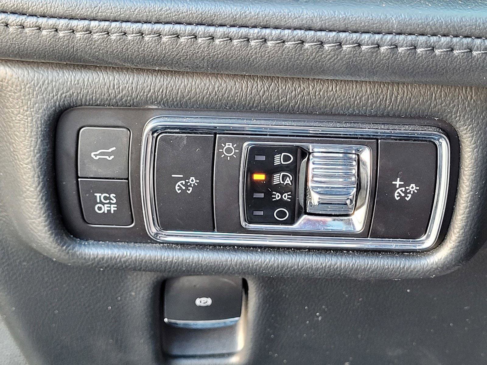 Used 2023 Lincoln Nautilus Reserve AWD/4WD image 16