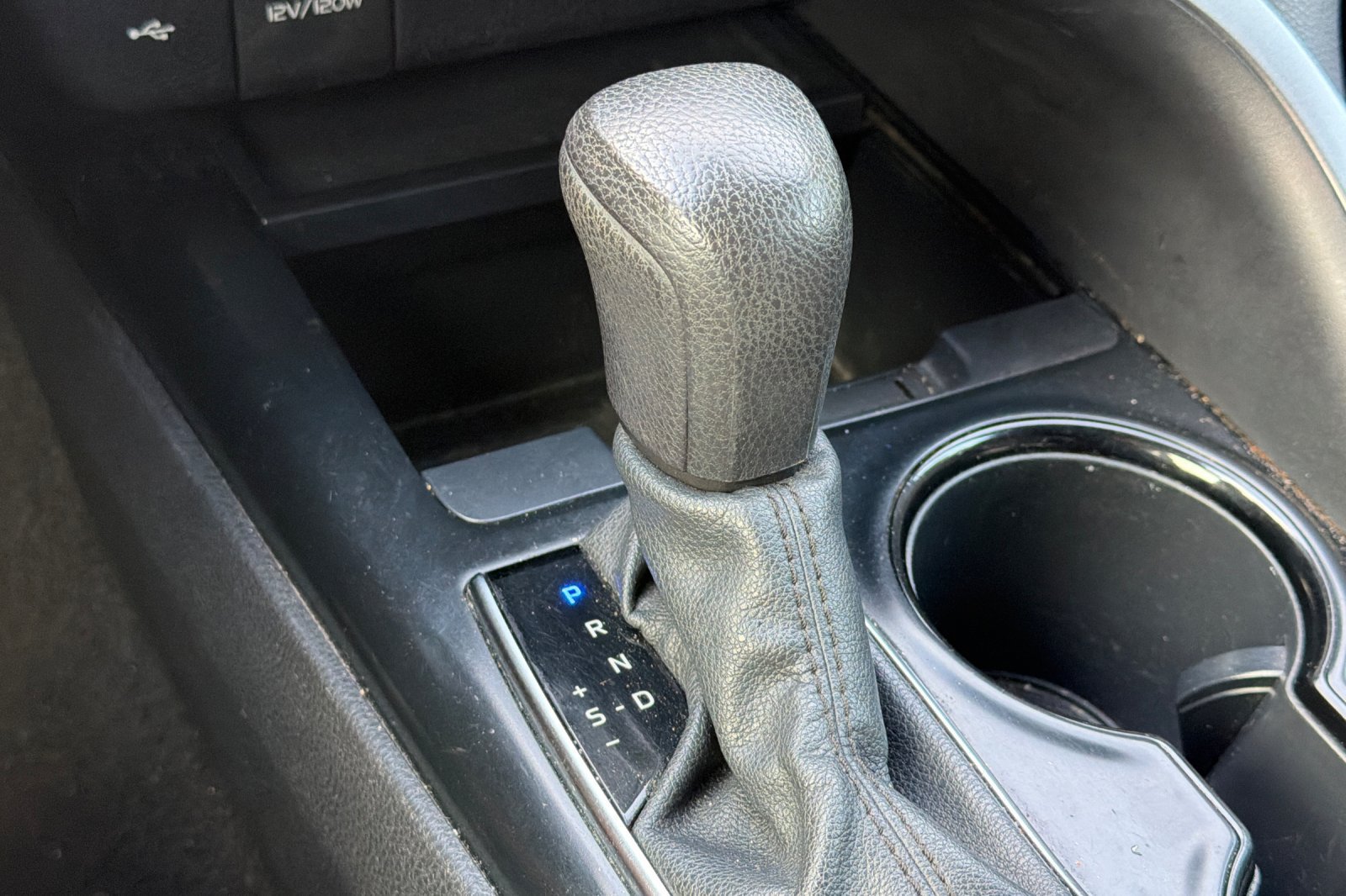 Used 2020 Toyota Camry LE w/ Carpet Mat Package FWD image 26
