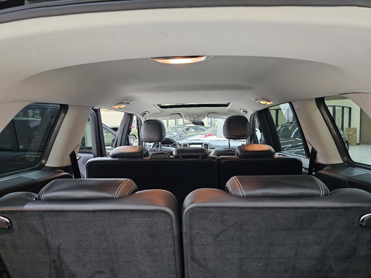 Used 2015 Mercedes-Benz GL 450 4MATIC w/ Appearance Package image 15