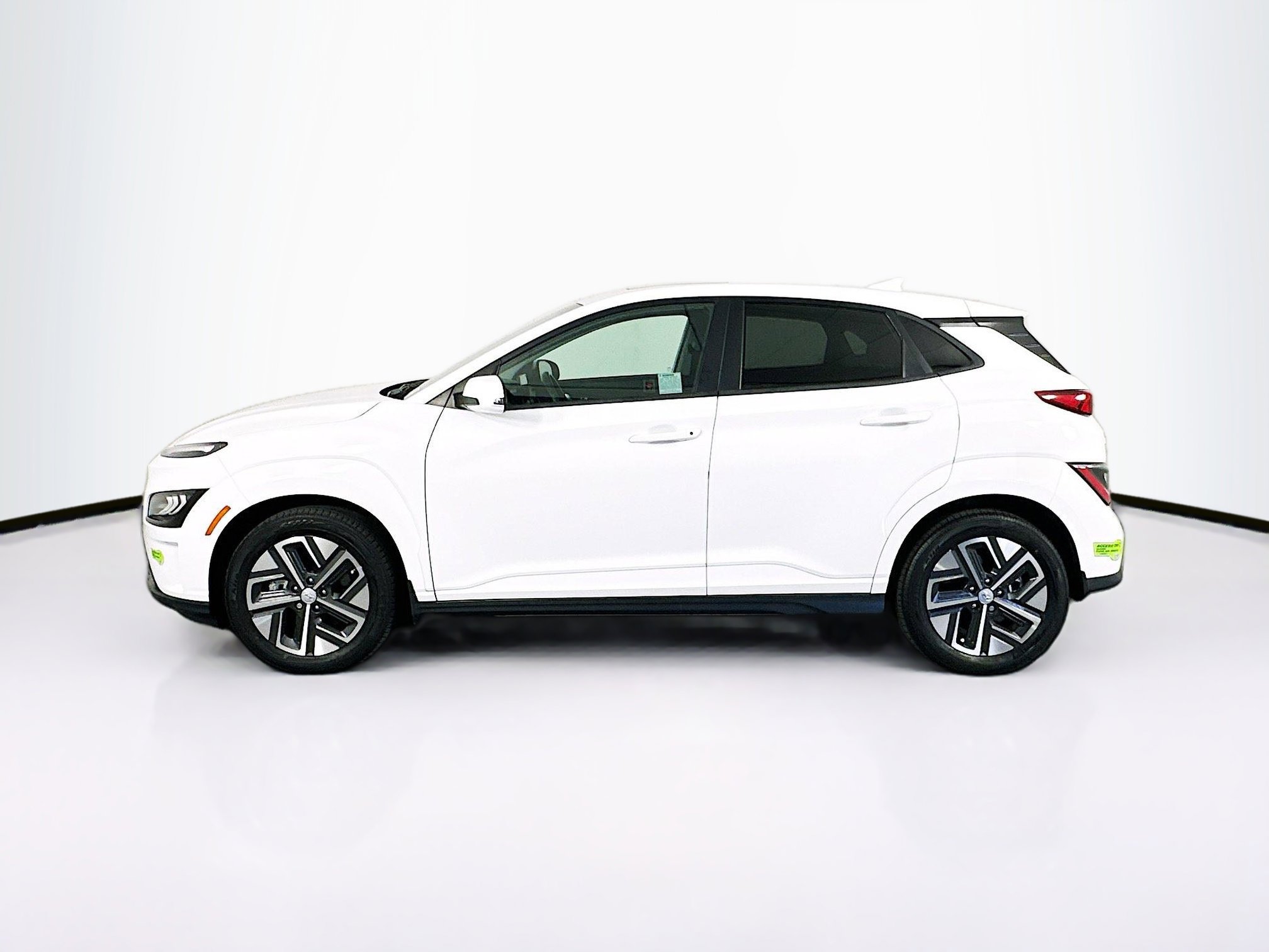 Used 2023 Hyundai Kona Limited FWD image 4