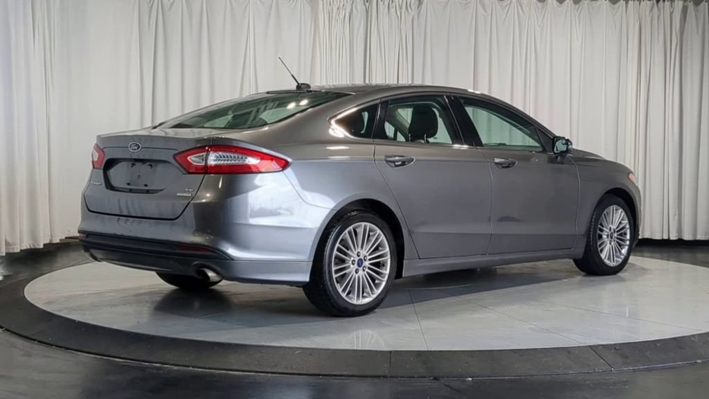 Used 2014 Ford Fusion SE w/ Equipment Group 202A FWD image 10