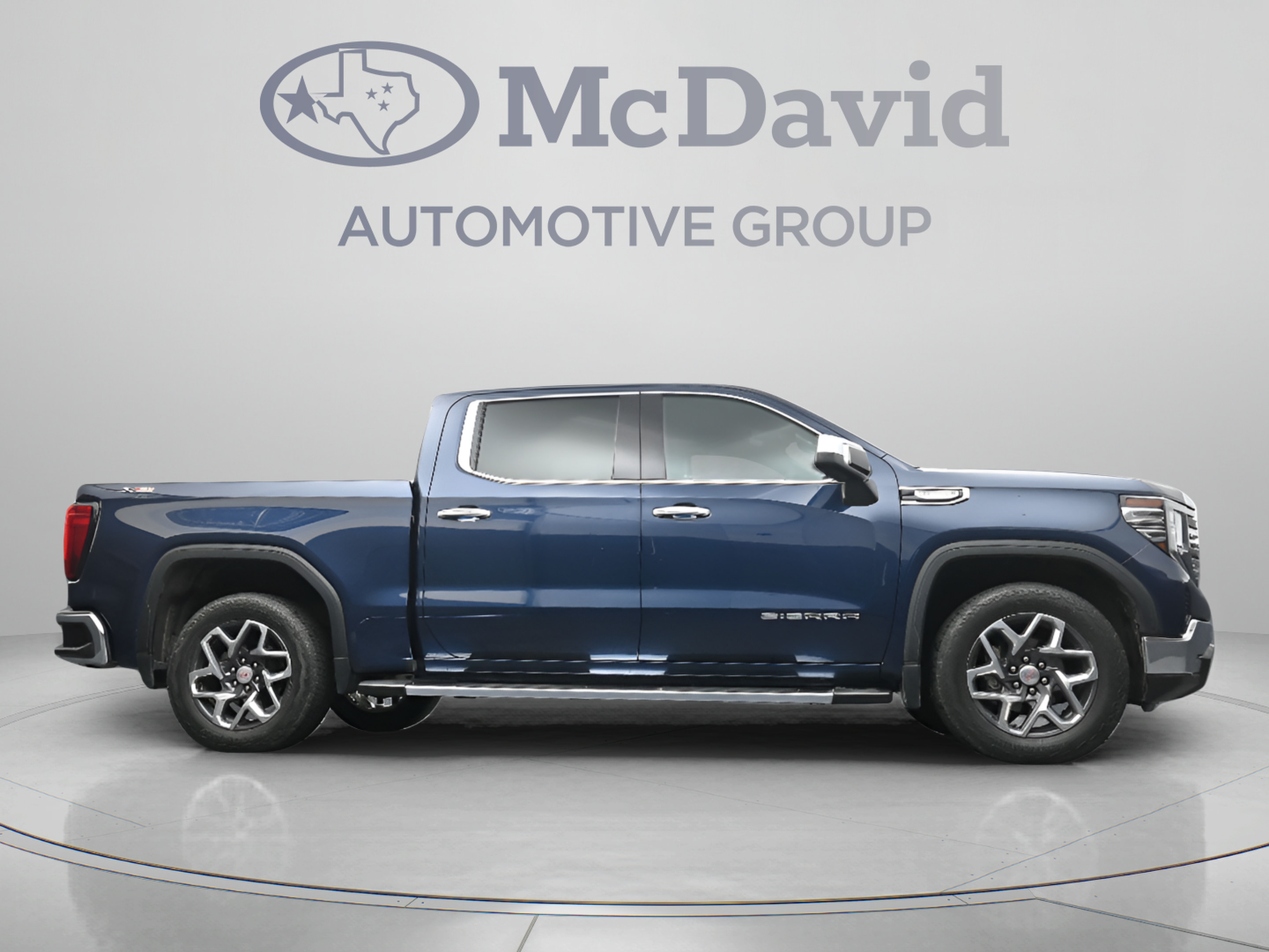 Used 2023 GMC Sierra 1500 SLT AWD/4WD image 31